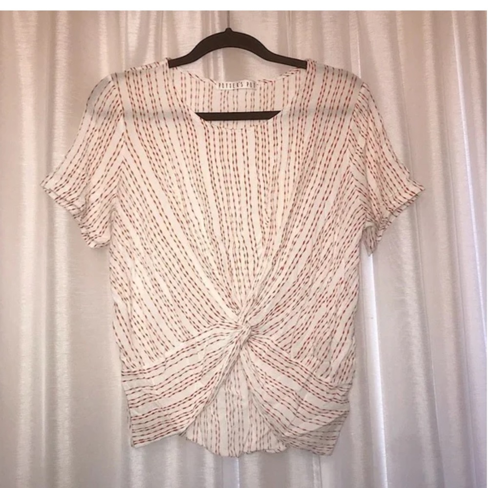Potter’s Pot Short Sleeve Red/Cream Knot Front Top Medium